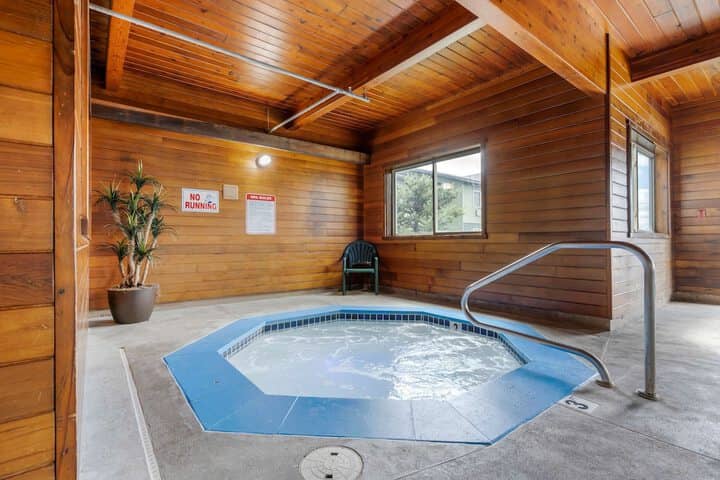 Pool 24 of 31
